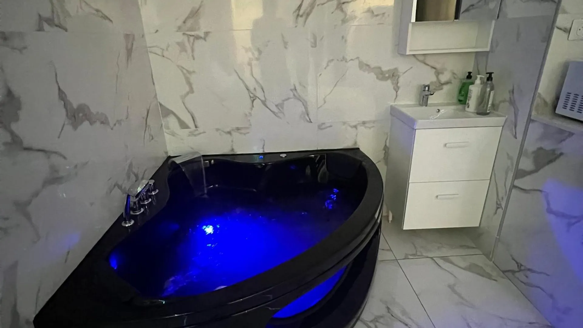 Suite Baignoire Balneo St Charles Marseille France