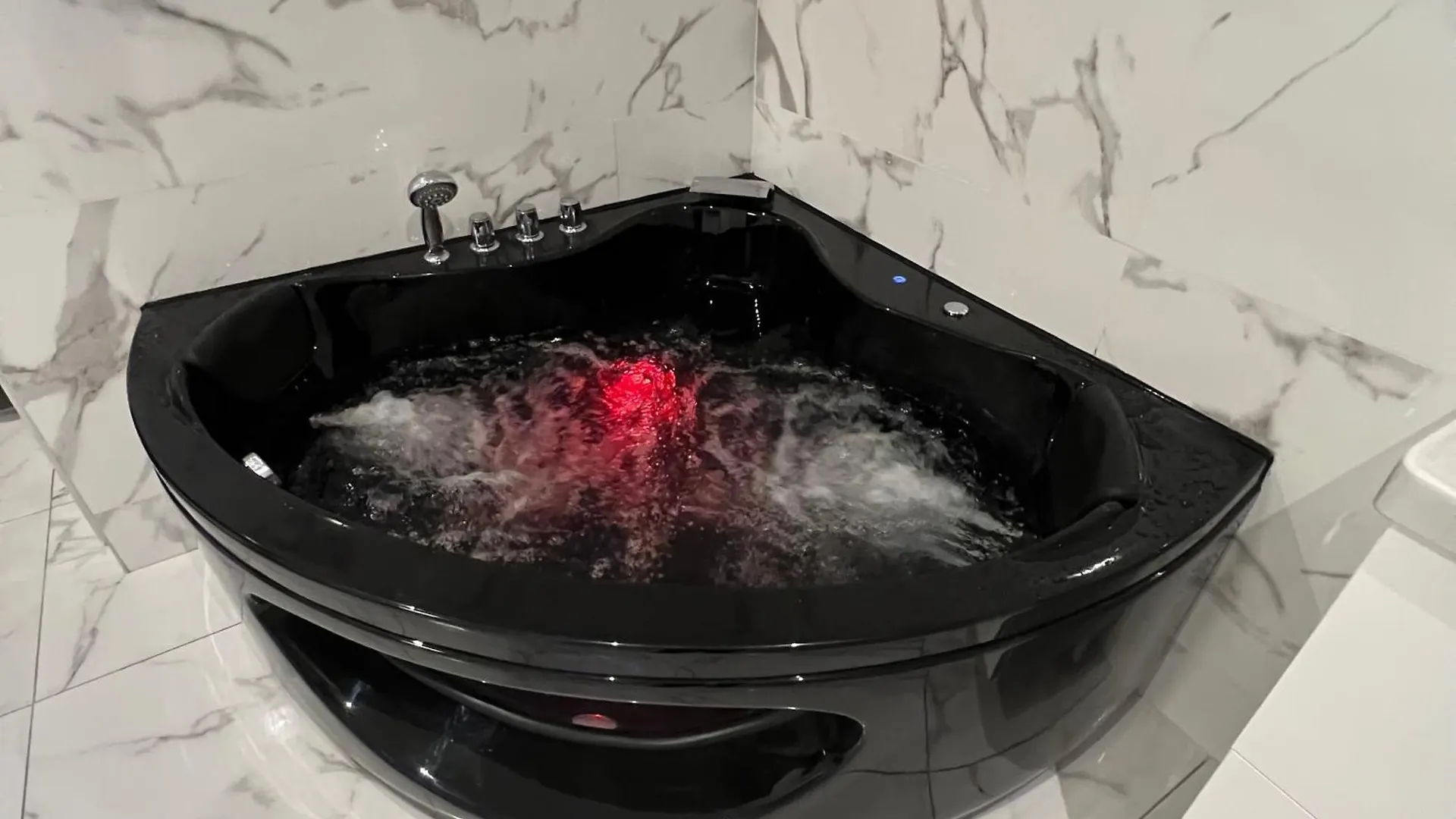 Suite Baignoire Balneo St Charles Marsylia 0*,