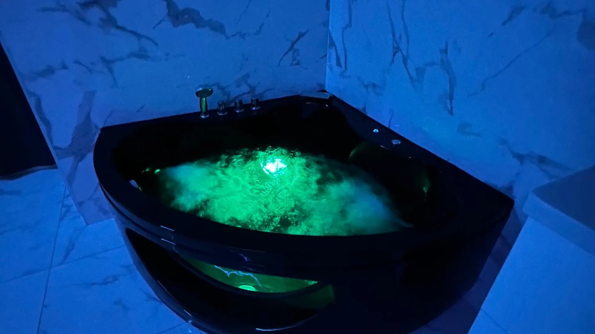 Pensjonat Suite Baignoire Balneo St Charles Marsylia
